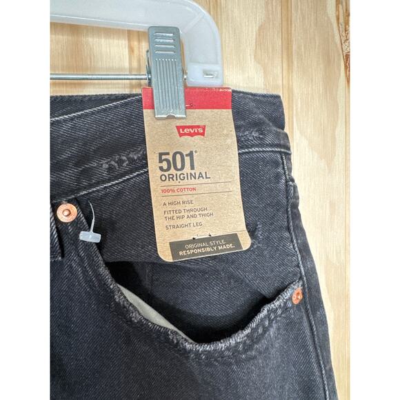Levi's 501 NWT Men's Button Fly Distress Straight Leg High Rise Jeans Size 32X32 - Picture 6 of 7